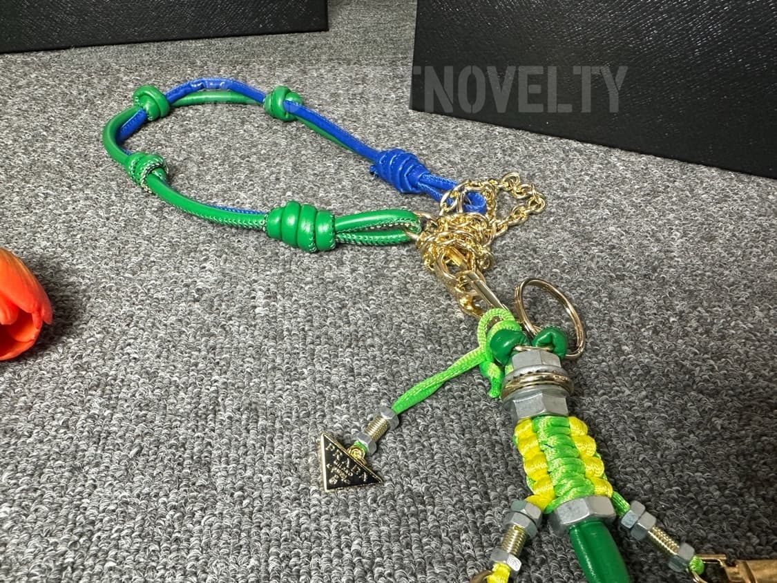 프라다 로봇 백참 그린 상품이미지8