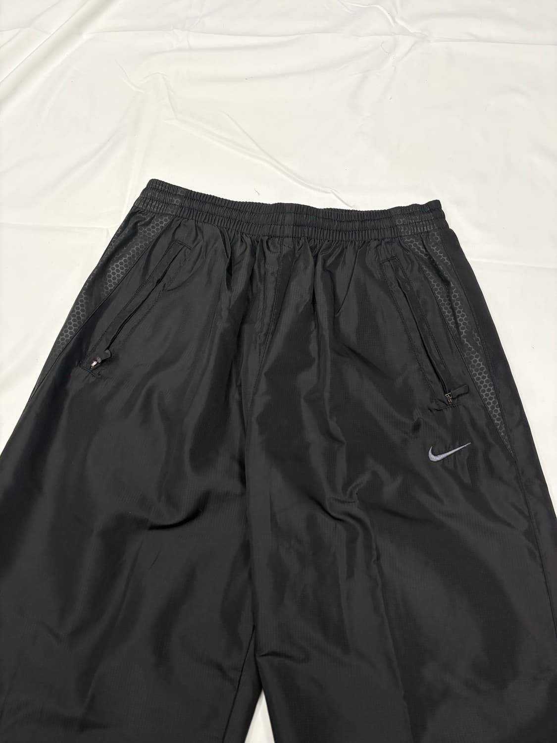 나이키 블랙 나일론 트랙 팬츠 상품이미지3