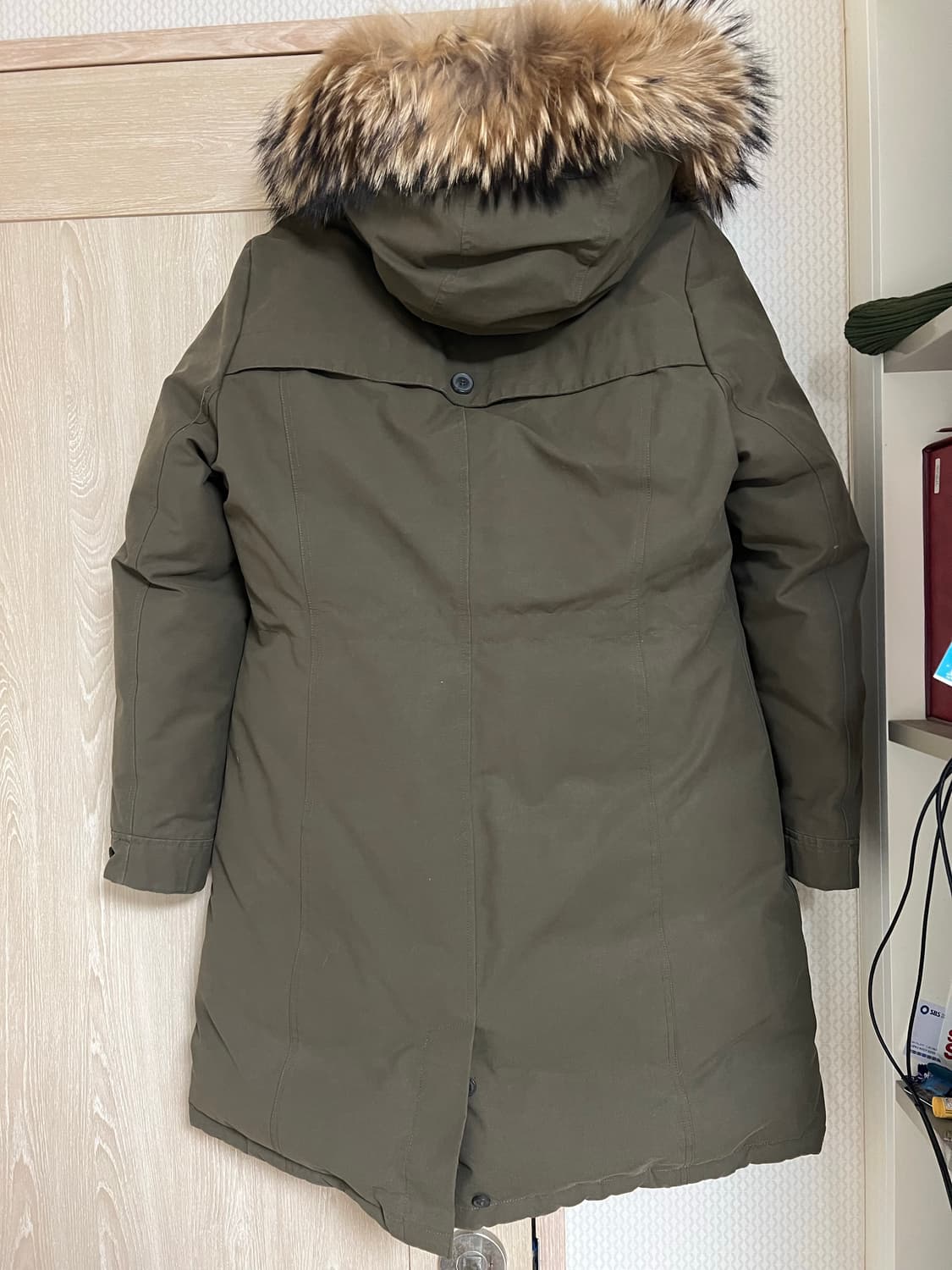 네파 카키 올리브 롱 패딩 자켓 상품이미지2