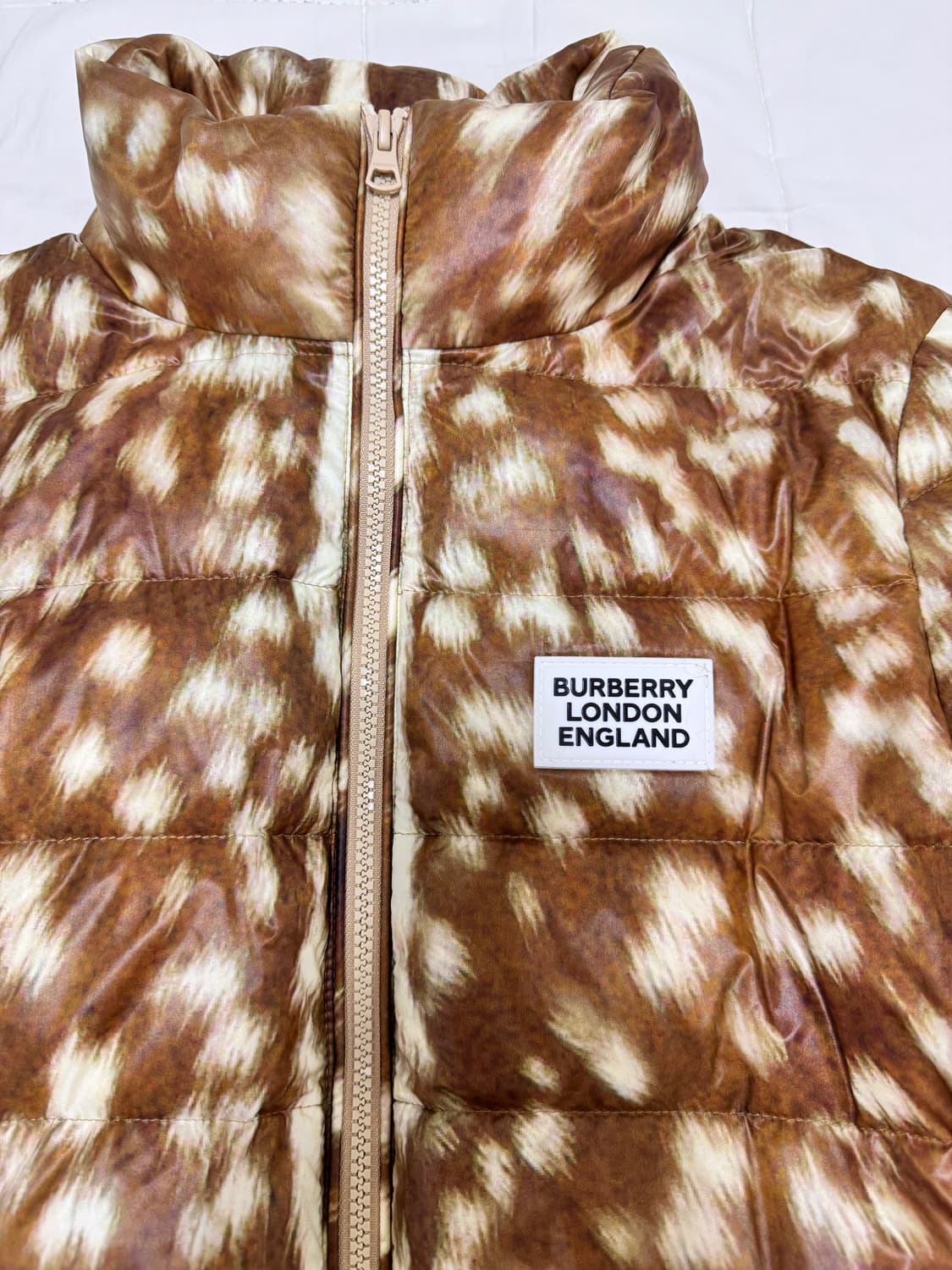 (XS)버버리 디어 패턴 경량 패딩 상품이미지2