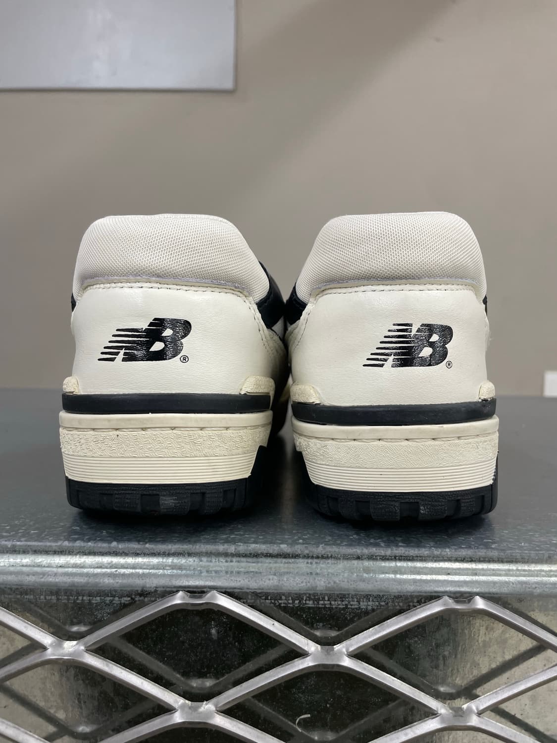 뉴발란스 550 화이트 블랙 255 상품이미지3