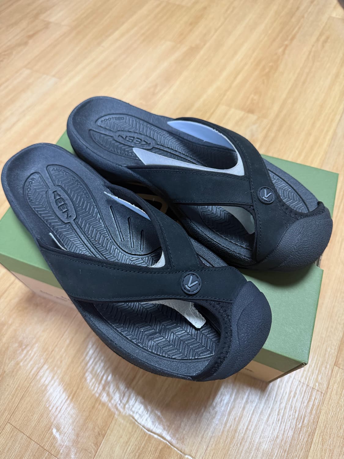 [새상품] 킨 와이메아 플립플랍 블랙 260mm / 킨 쪼리 keen 상품이미지1