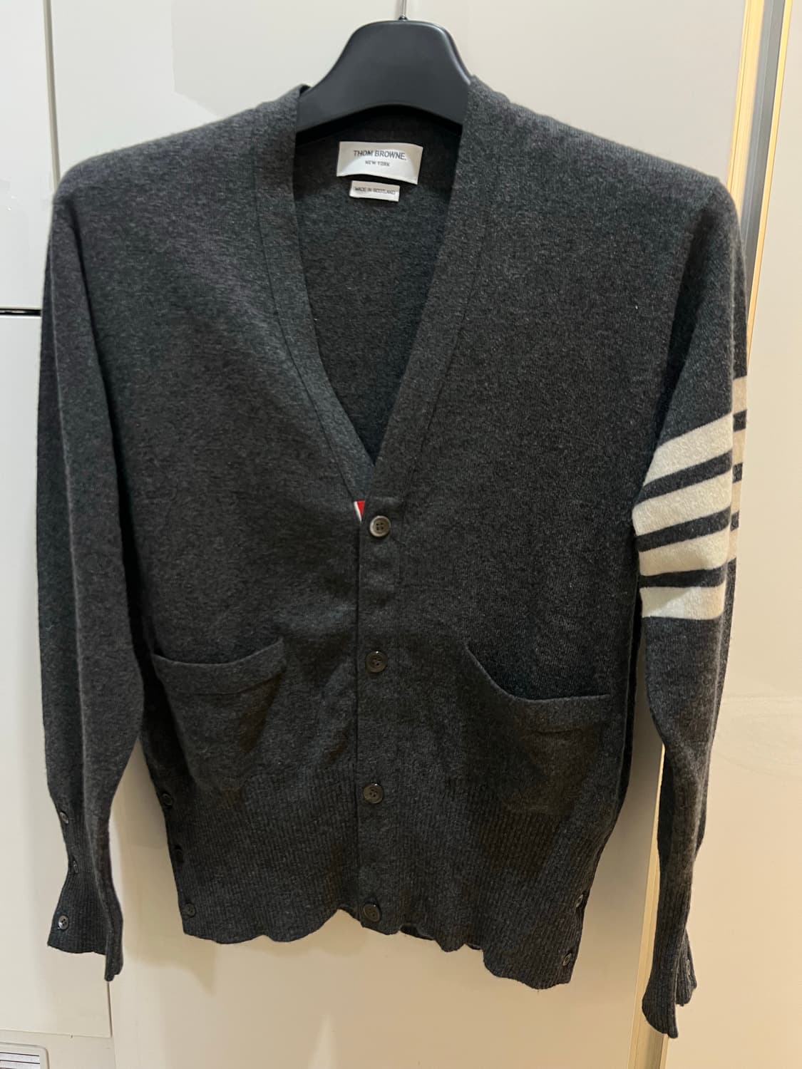 톰브라운 캐시미어가디건 4사이즈 (새상품급) 상품이미지1