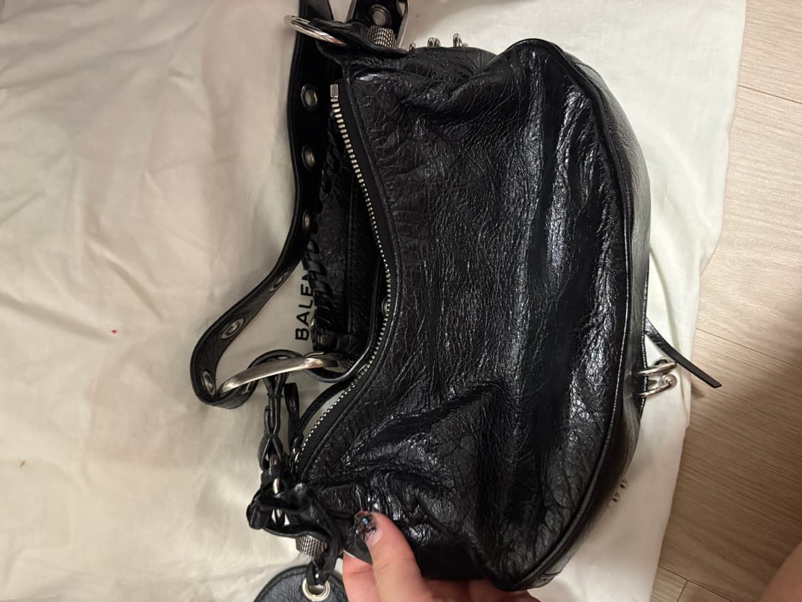 발렌시아가 르카골 피어싱 xs 상품이미지3