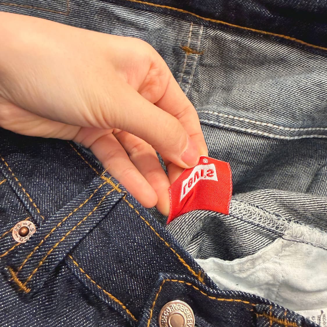 리바이스 501 데님 팬츠 5포켓 레드탭 디테일 스트레이트핏 진청 상품이미지6