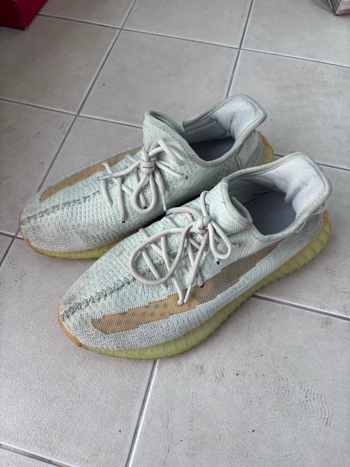 아디다스 이지부스트 350 V2  상품이미지1