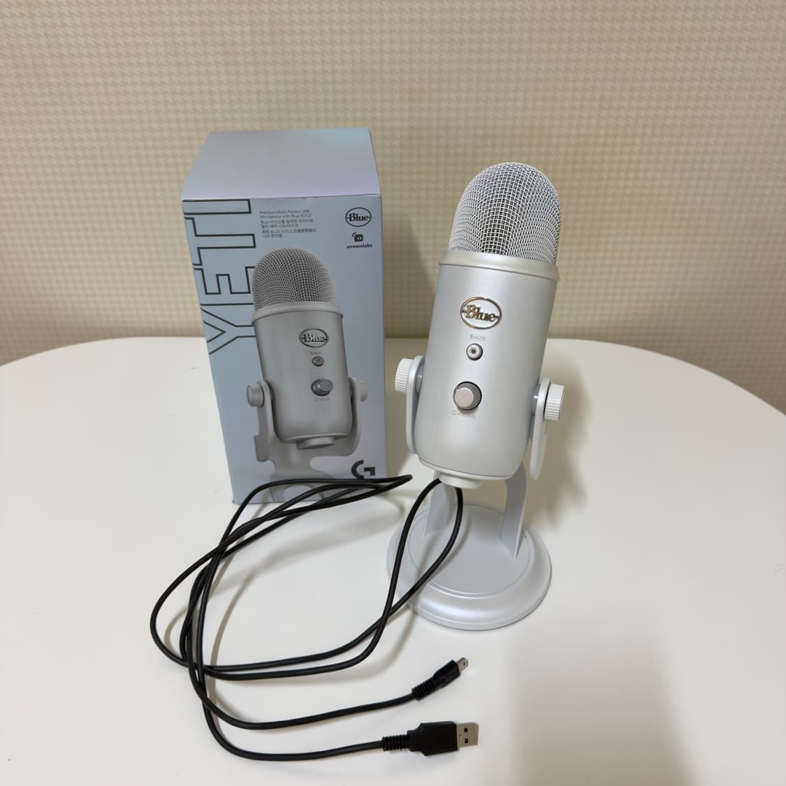 로지텍 블루예티 마이크 화이트 풀박스 상품이미지1