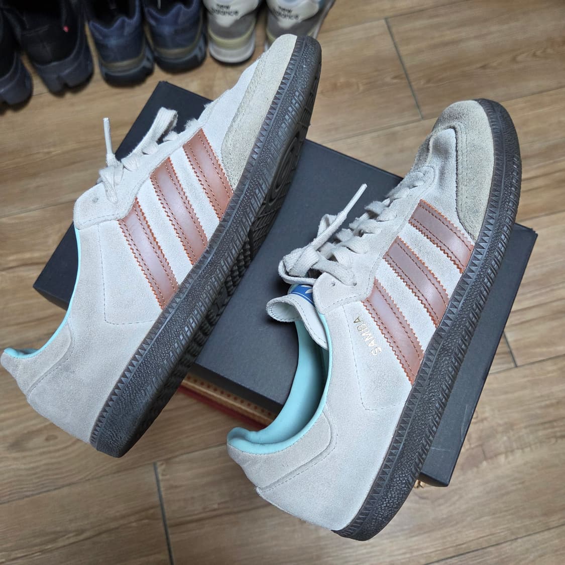 255 아디다스 삼바 OG 크리스탈 화이트 클레이 스트라타 / 검솔 상품이미지4