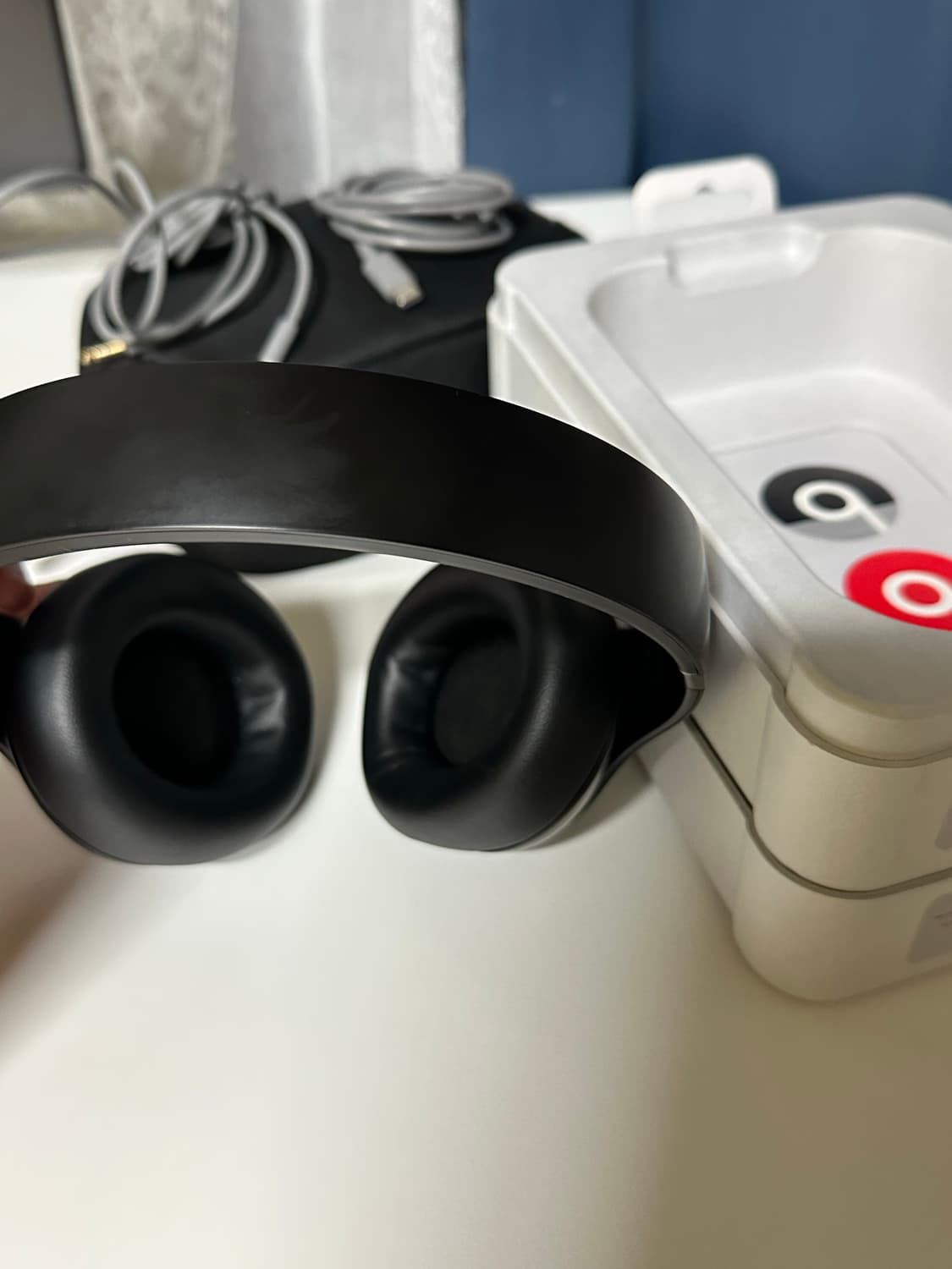 비츠 스튜디오 프로 무선 오버 이어 헤드폰 블랙 상품이미지4