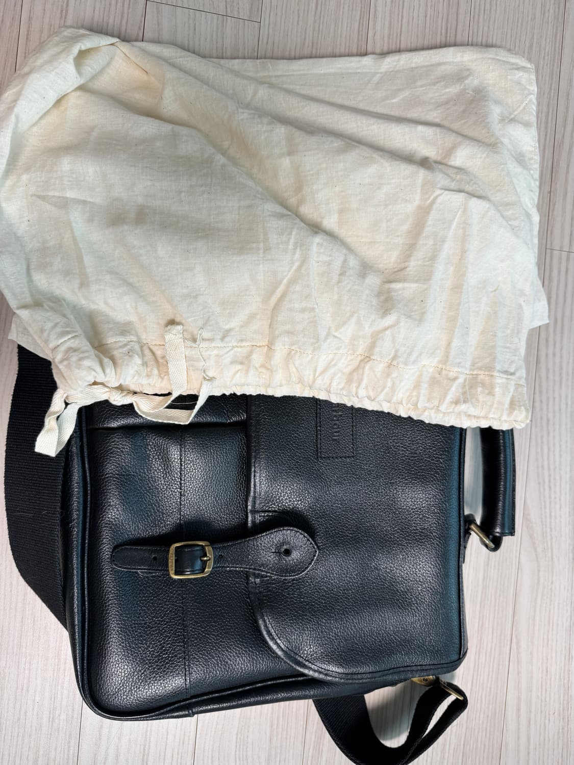 바버 레더 브리프케이스 블랙 색상 상품이미지6