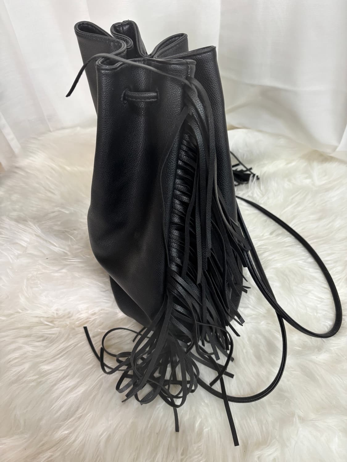 빅토리아 시크릿(Victoria's Secret)블랙 프린지 버킷백 백팩 상품이미지4