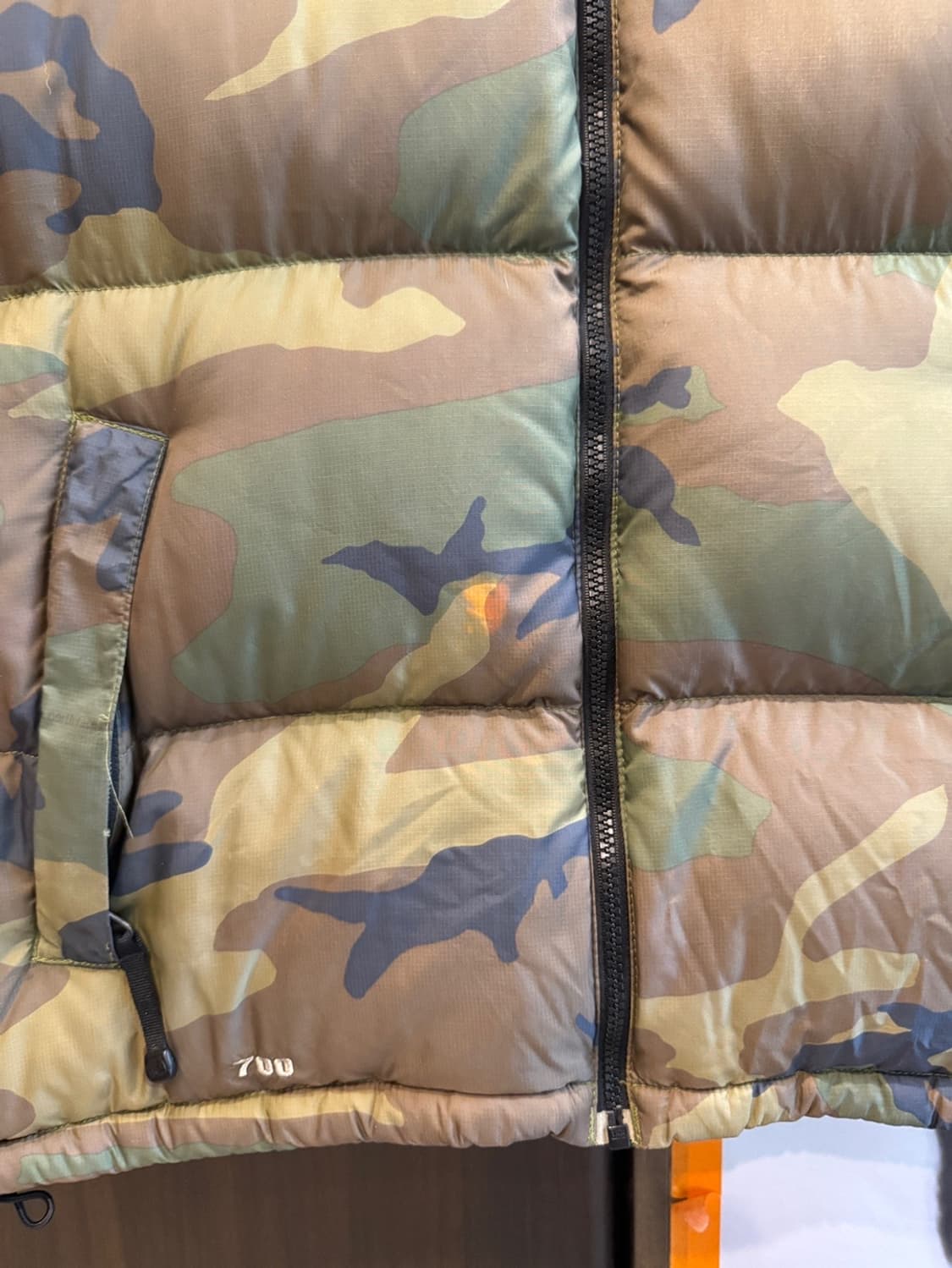 노스페이스 눕시 센터로고 카모 베스트 상품이미지7