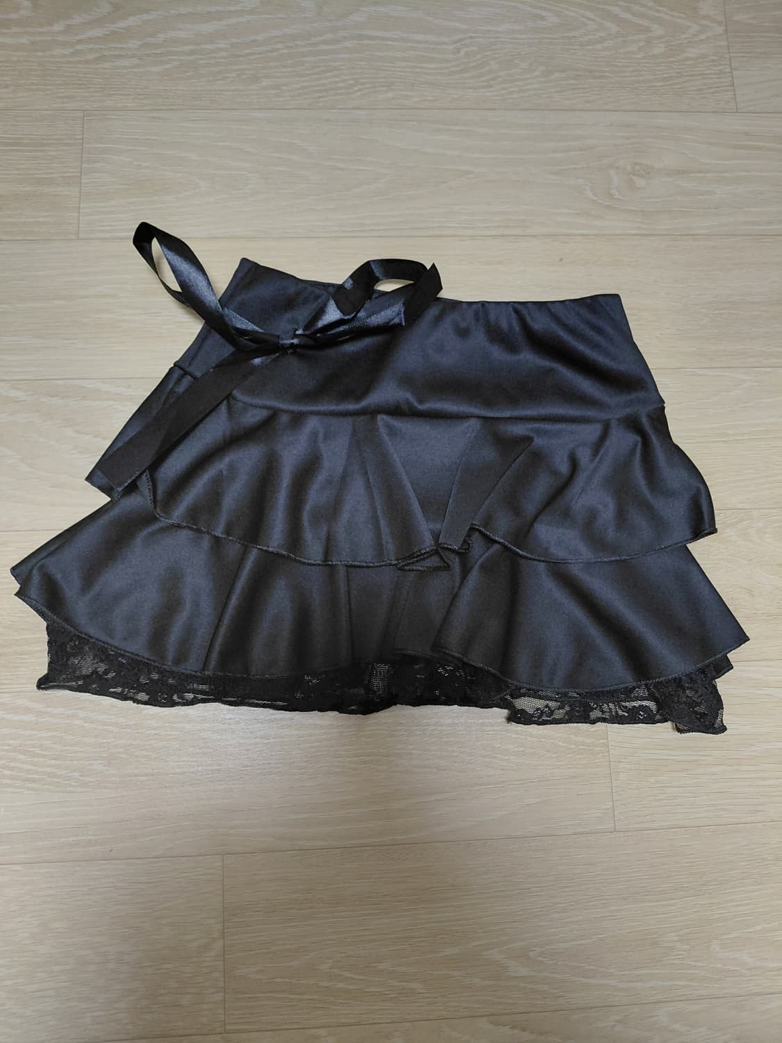 쉬인 검정색 리본 레이스 프릴 미니스커트 상품이미지1