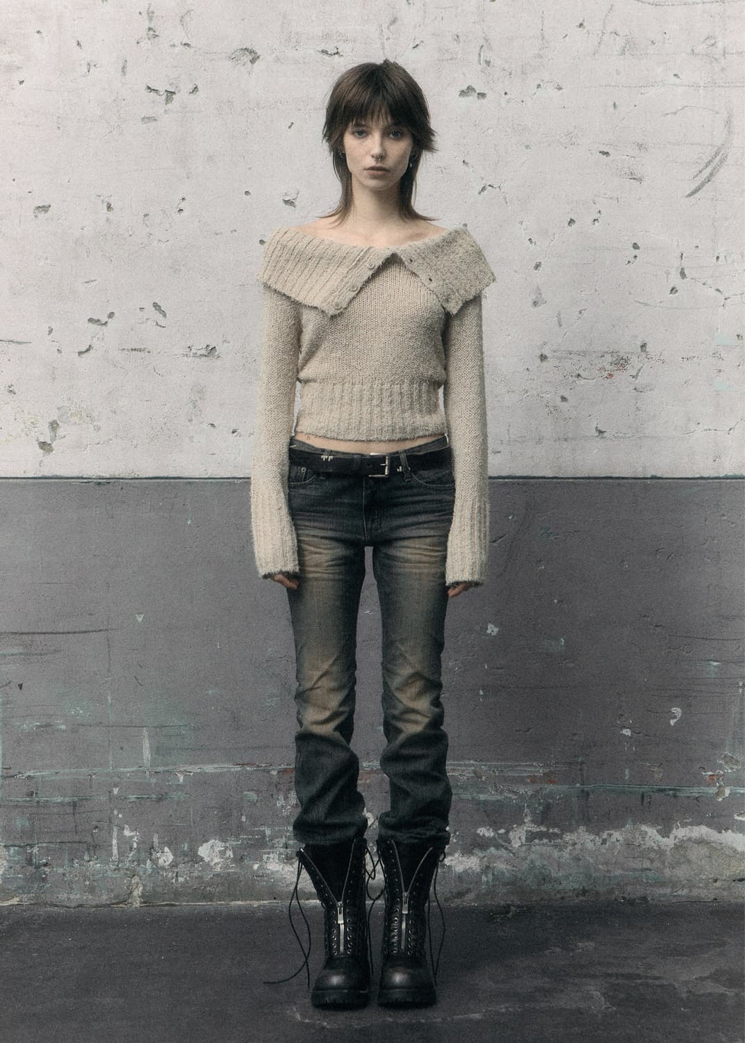 SAND BLUE EMBO WASHED BOOTCUT JEANS 상품이미지2