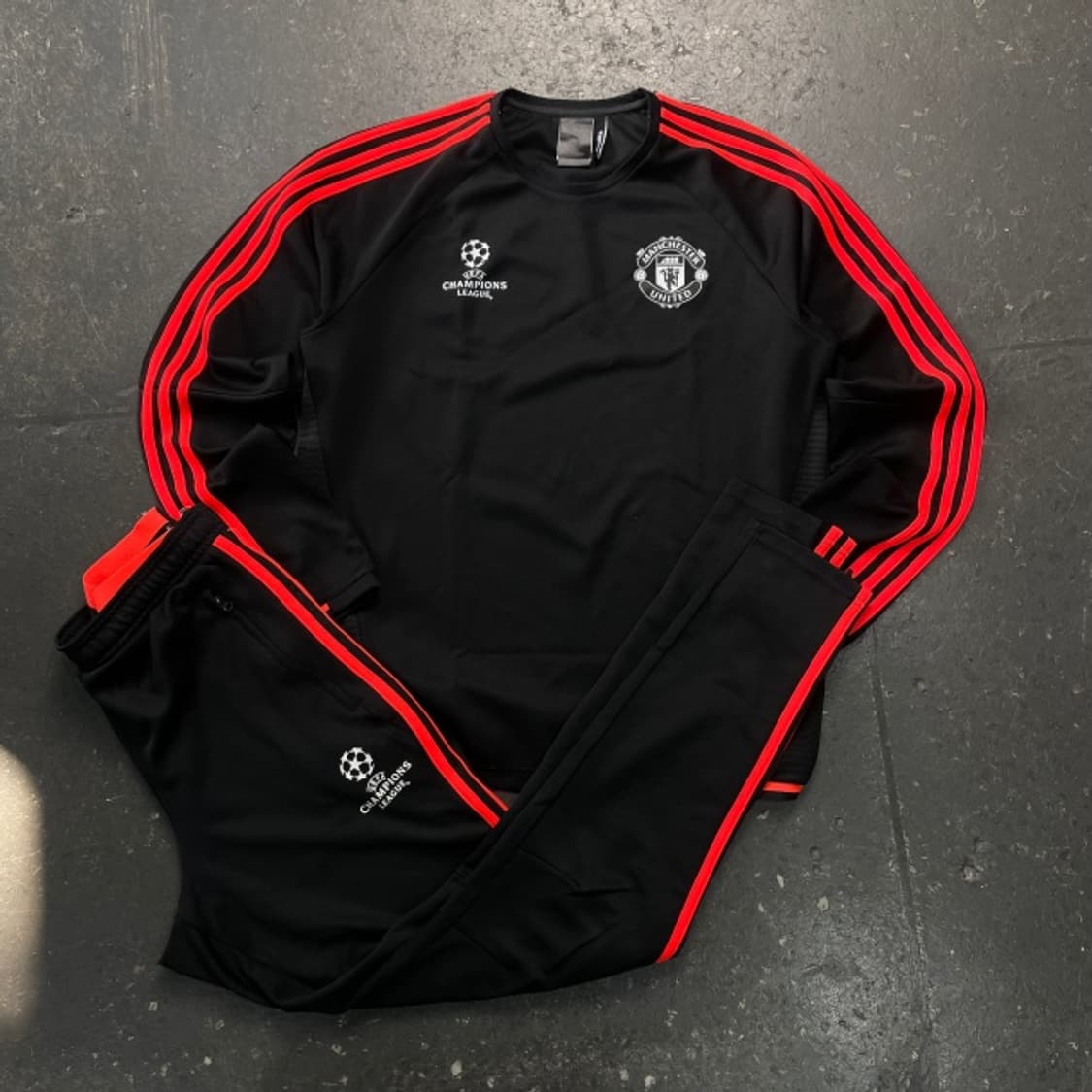 100 아디다스 맨유 트랙탑 세트 셋업 상품이미지1