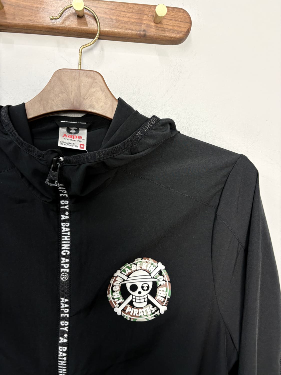 에이프 X 원피스 블랙 나일론 후드집업 바람막이 자켓 A3810 상품이미지4