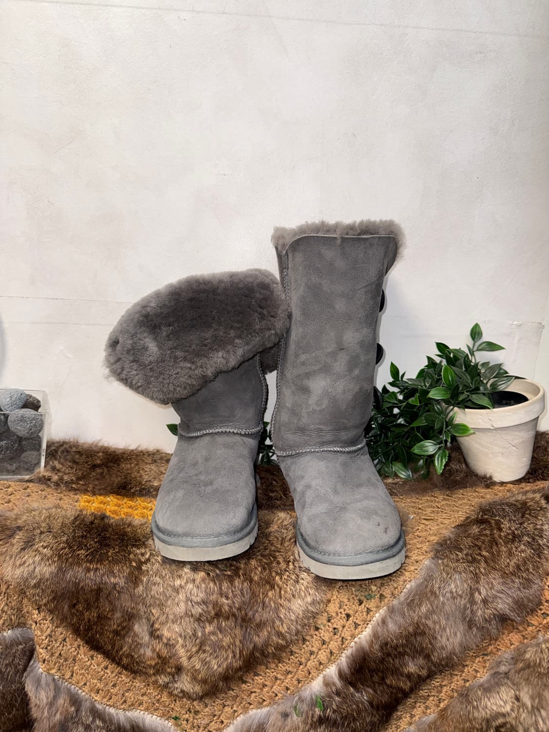 UGG bailey button triplet boots 상품이미지3