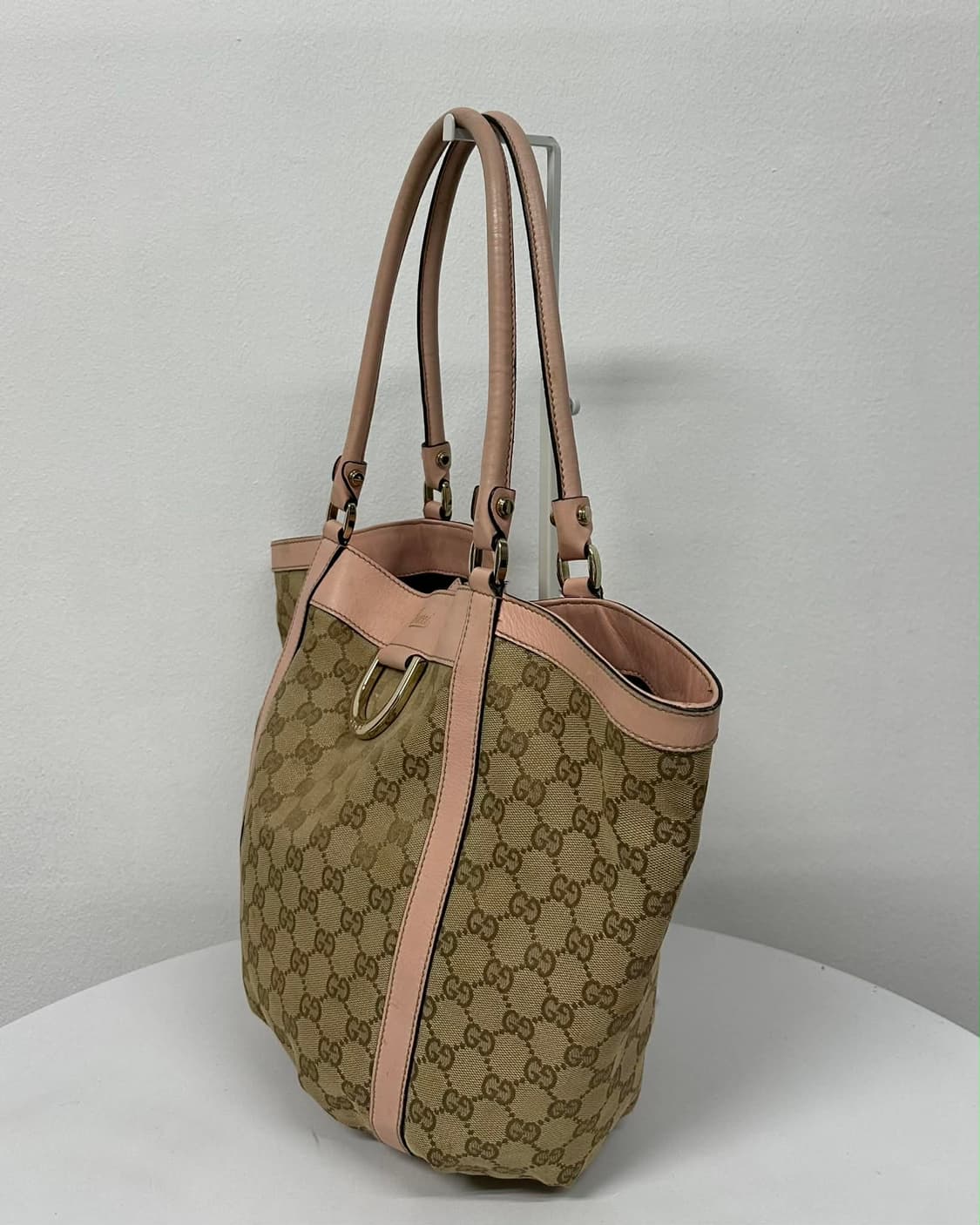 구찌 GG 캔버스 핑크 D링 버킷 쇼퍼 토트백 상품이미지3