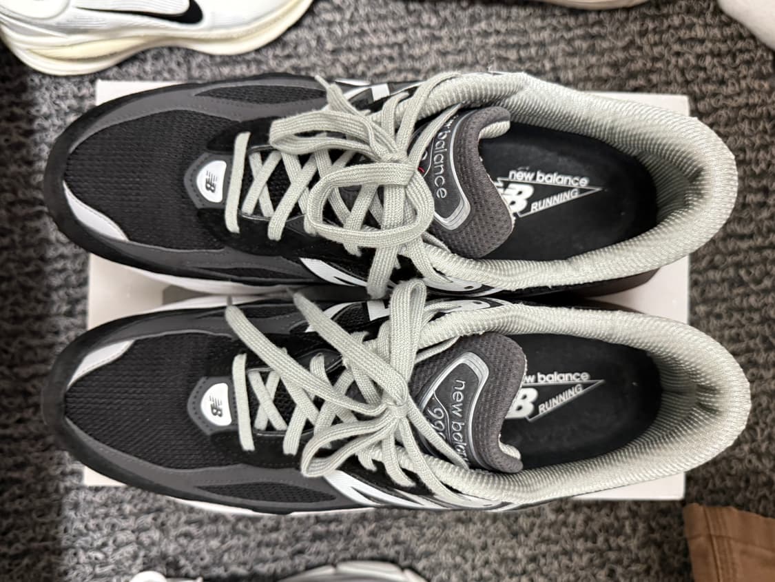 뉴발란스 990v6 블랙  300 상품이미지2