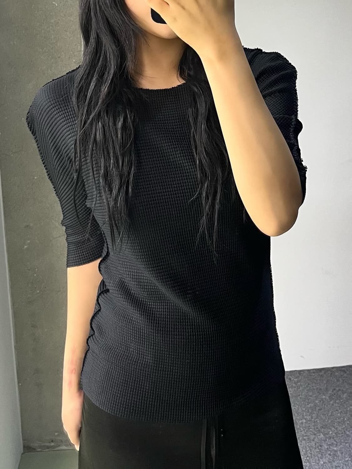 이세이 미야케 미 블랙 플리츠 탑 상품이미지2