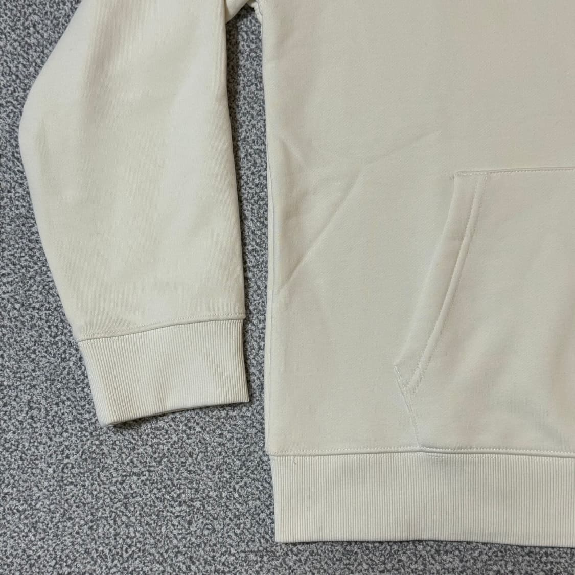 [정가 9만원 새상품] GUESS 게스 후드티 L 상품이미지4