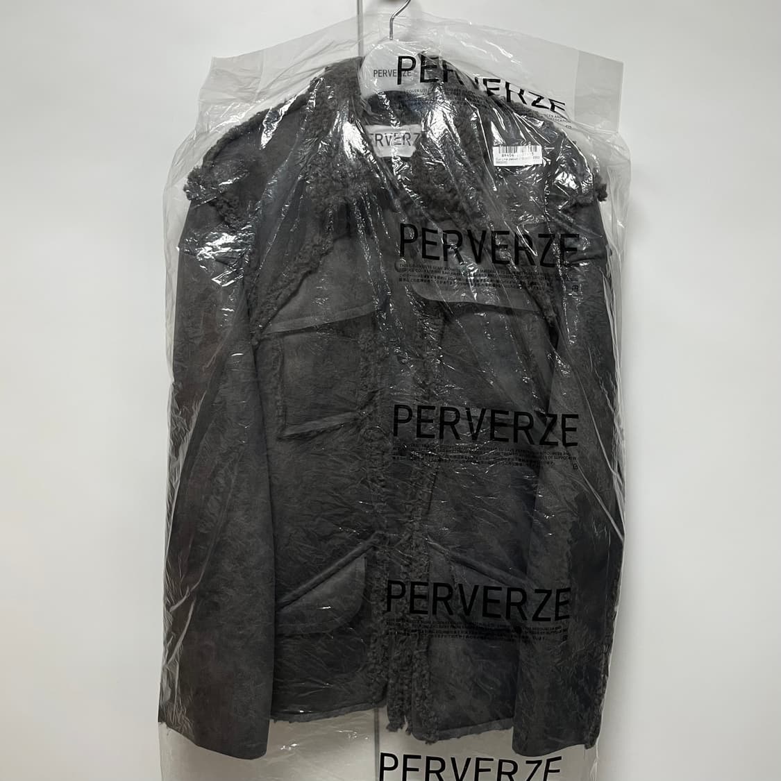 [F]퍼버즈 25fw Cut Line 무스탕 자켓 상품이미지3