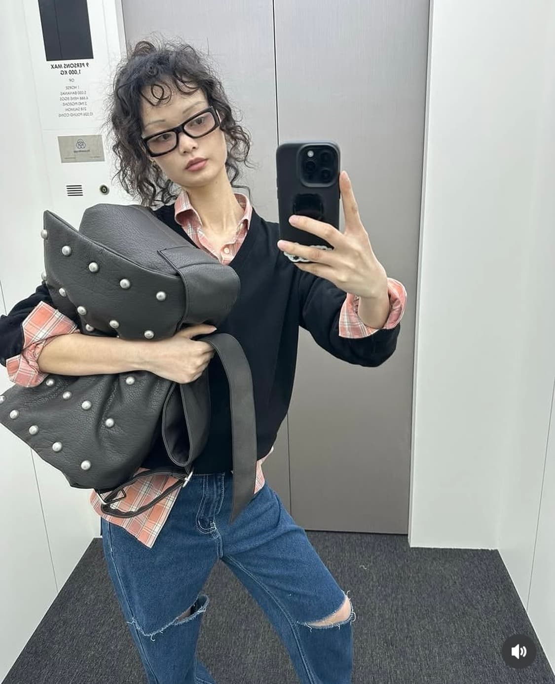 플리즈프로덕트 스터드 레더 메신저백 단종 상품이미지2