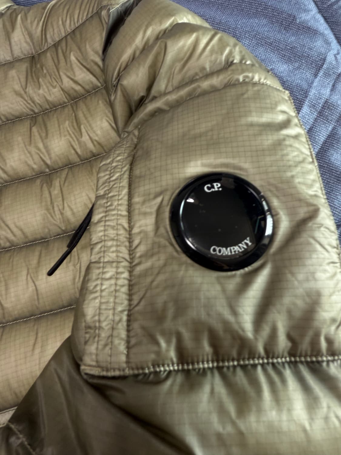 급처) CP컴퍼니 D.D 쉘 고글 다운 자켓  25FW 상품이미지3