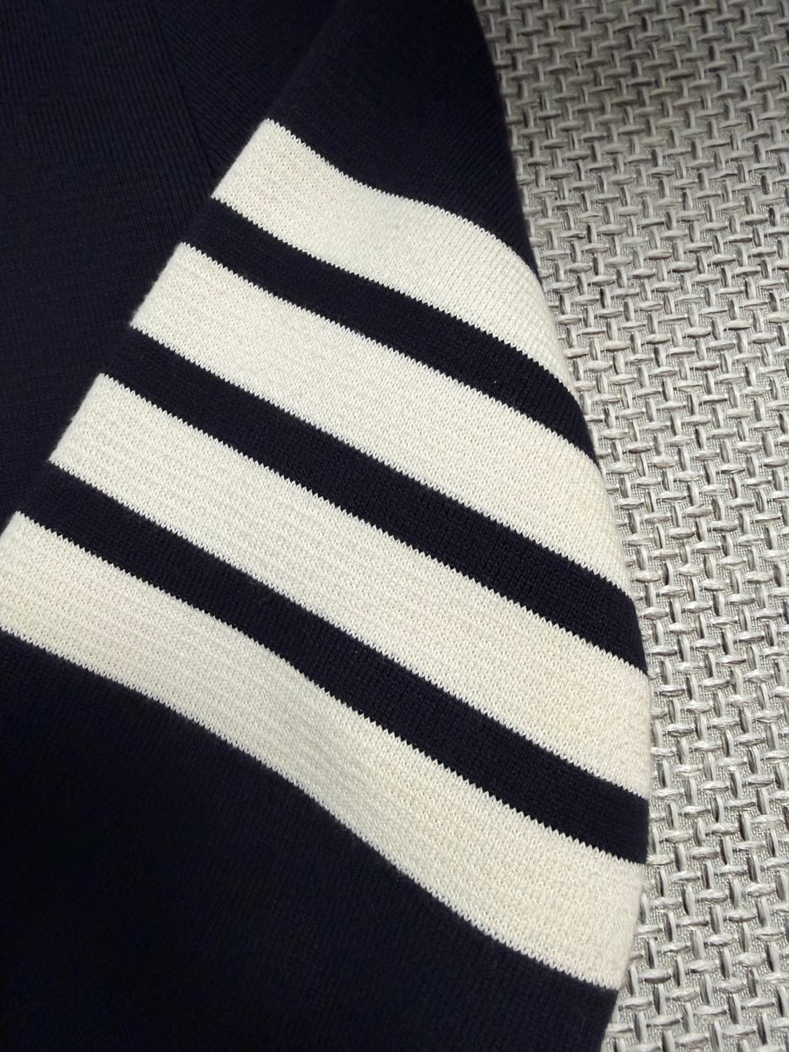 톰브라운 밀라노스티치 금장 니트 2사이즈 상품이미지2