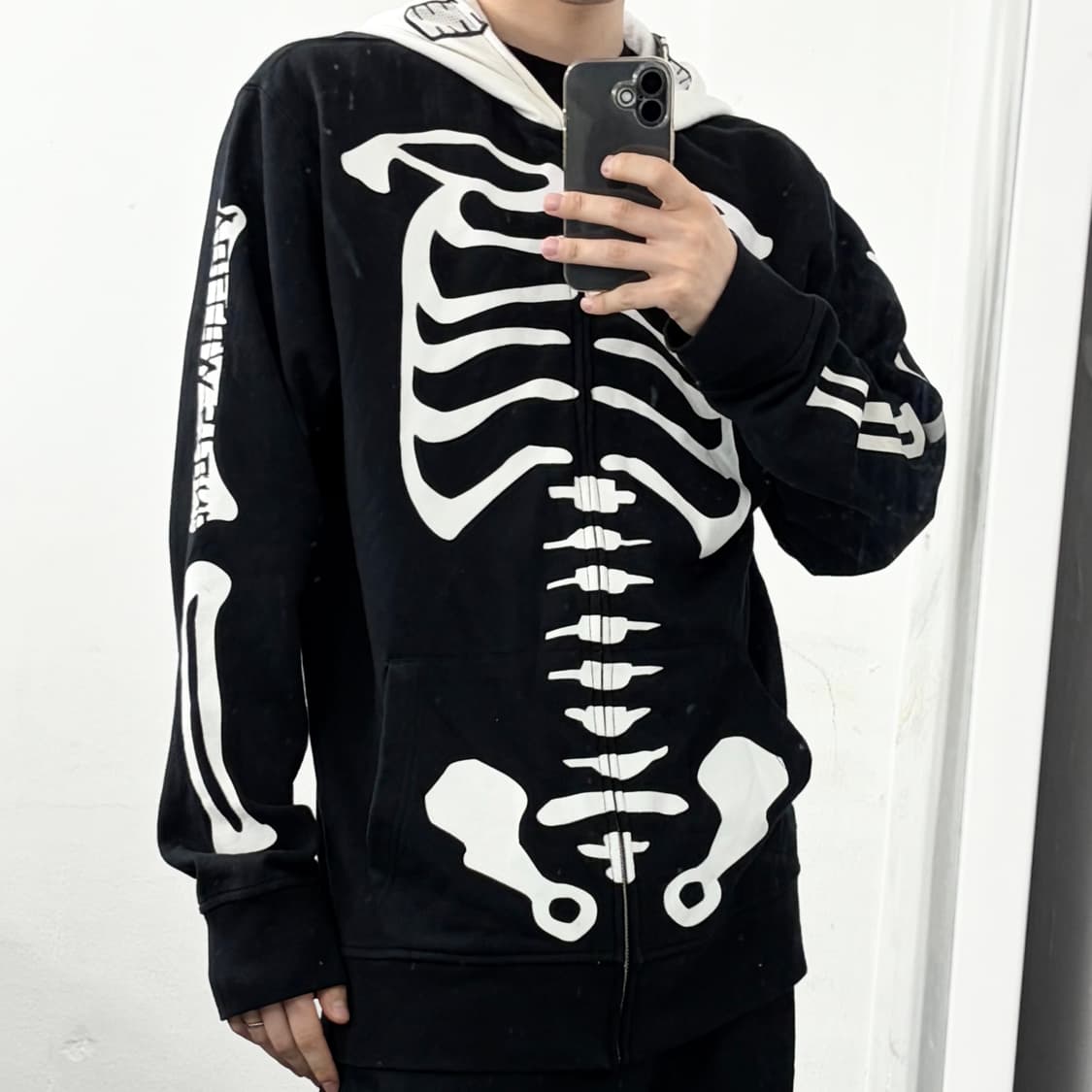 Volcom 스켈레톤 본 후드 집업 상품이미지2