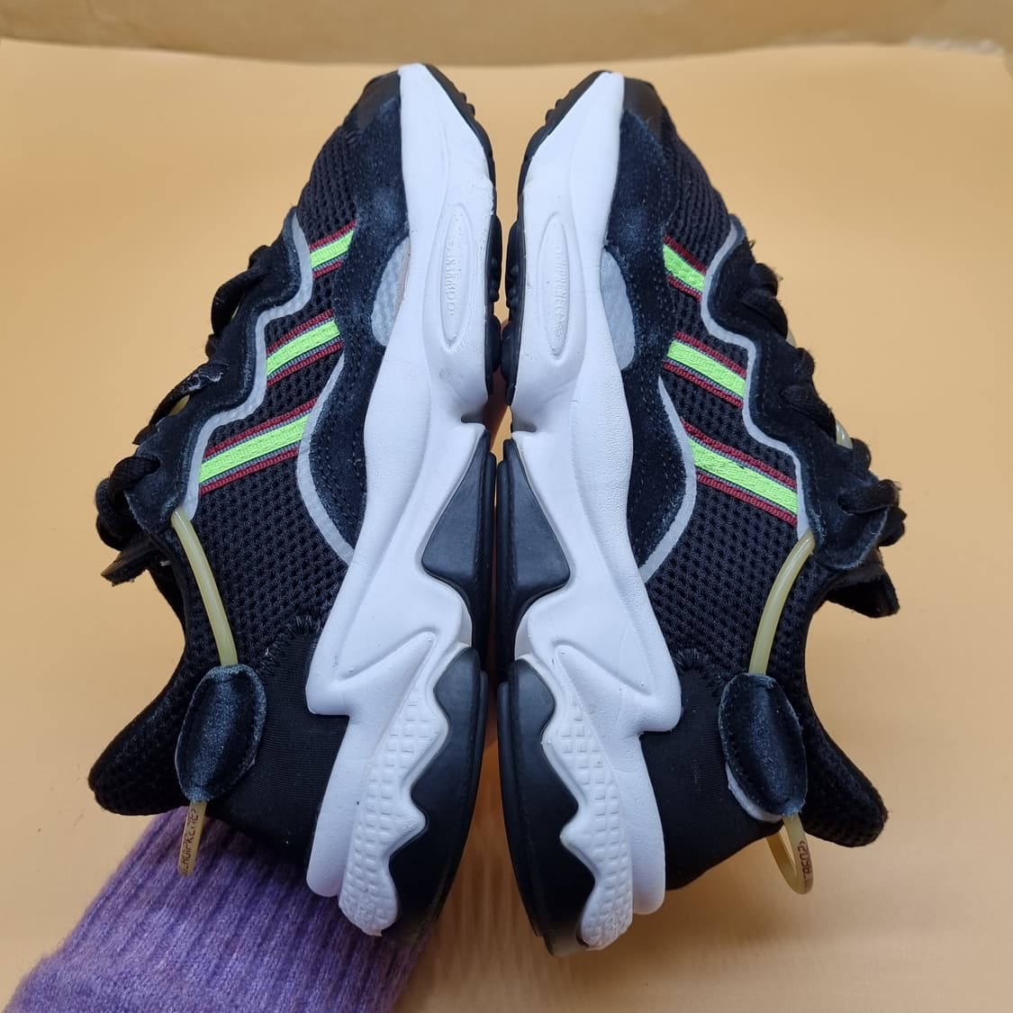 아디다스 오즈위고 블랙형광 운동화225 상품이미지5