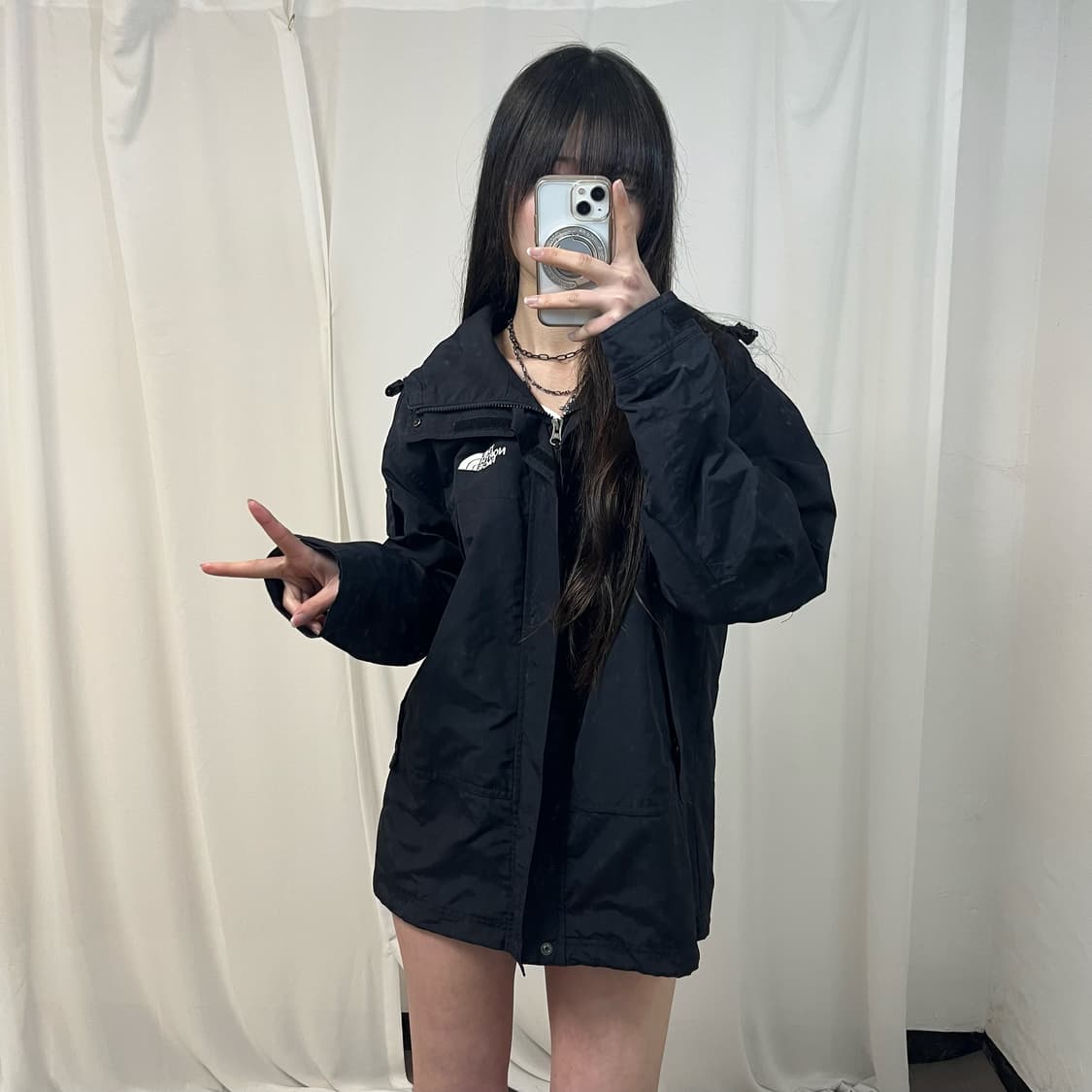 The North Face black windbreaker 상품이미지1