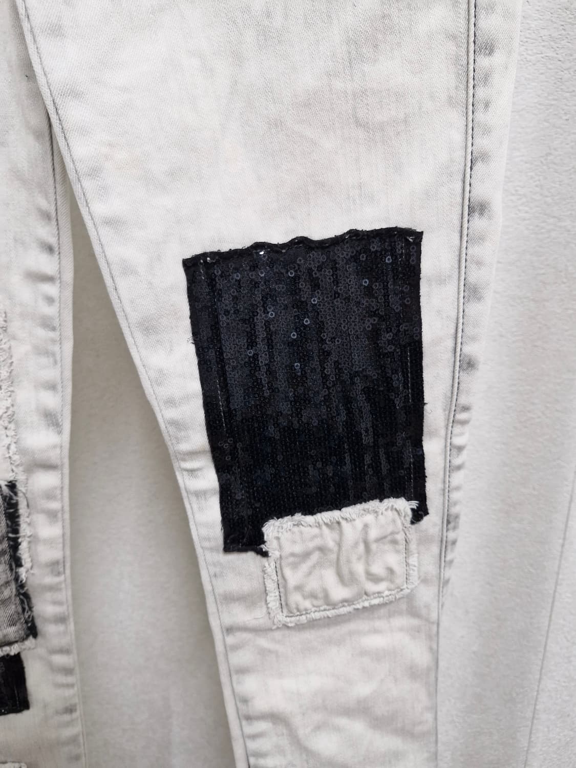 [23] SIWY 씨위 스팽글 패치 스키니 데님 화이트 상품이미지3