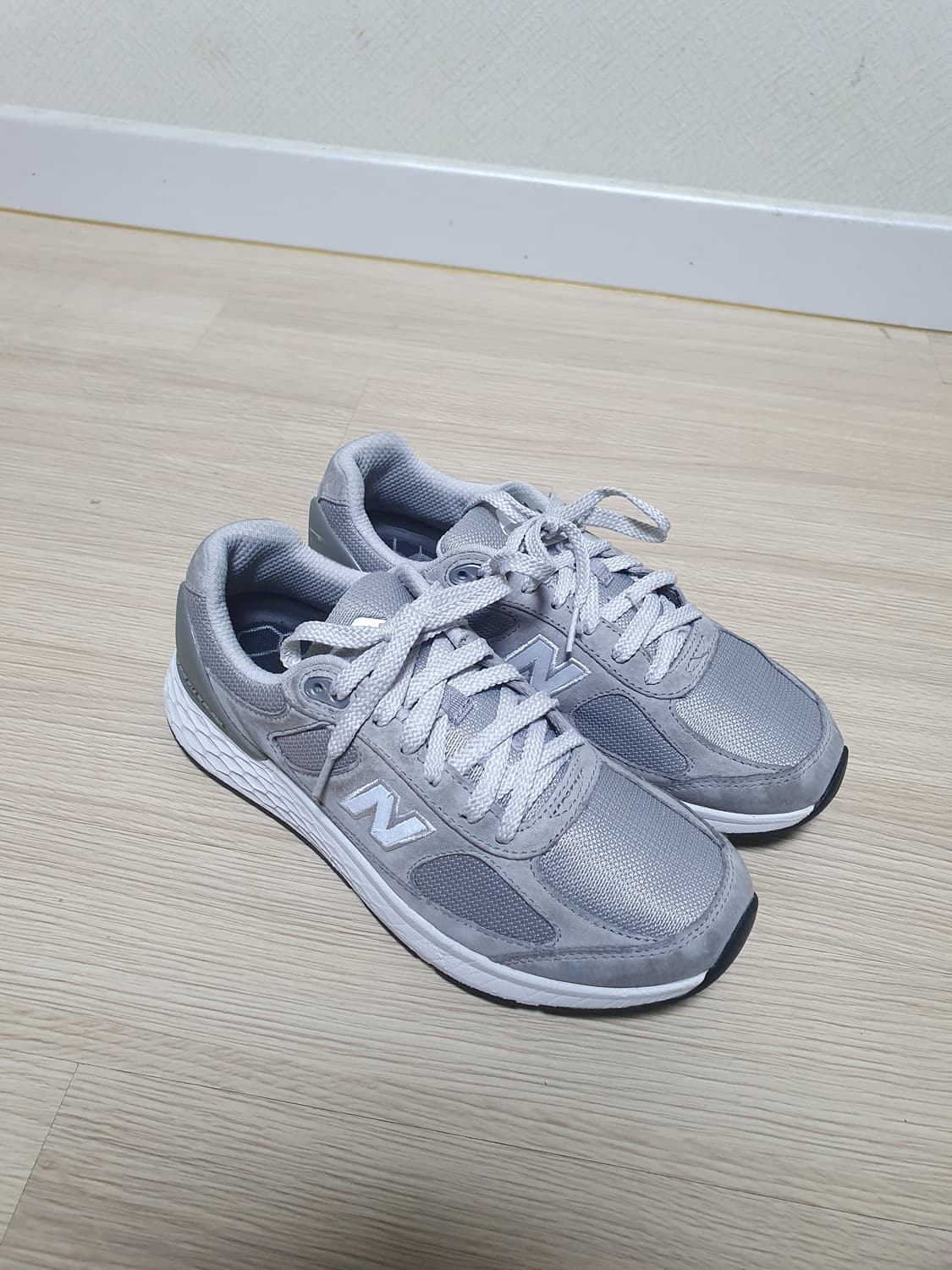 뉴발란스 1880 프레쉬폼 운동화 250 상품이미지2