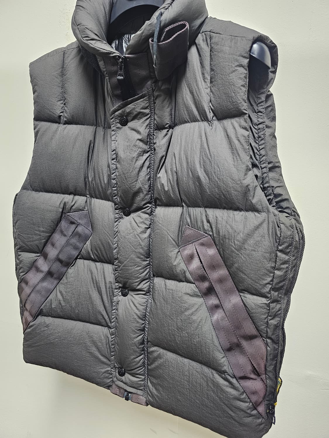 StoneIsland Opaque Nylon Tela Down Gilet 상품이미지3