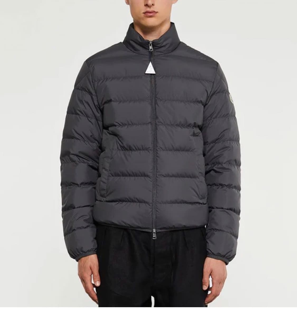 몽클레어 보디넷 쇼트 다운자켓 그레이  상품이미지2