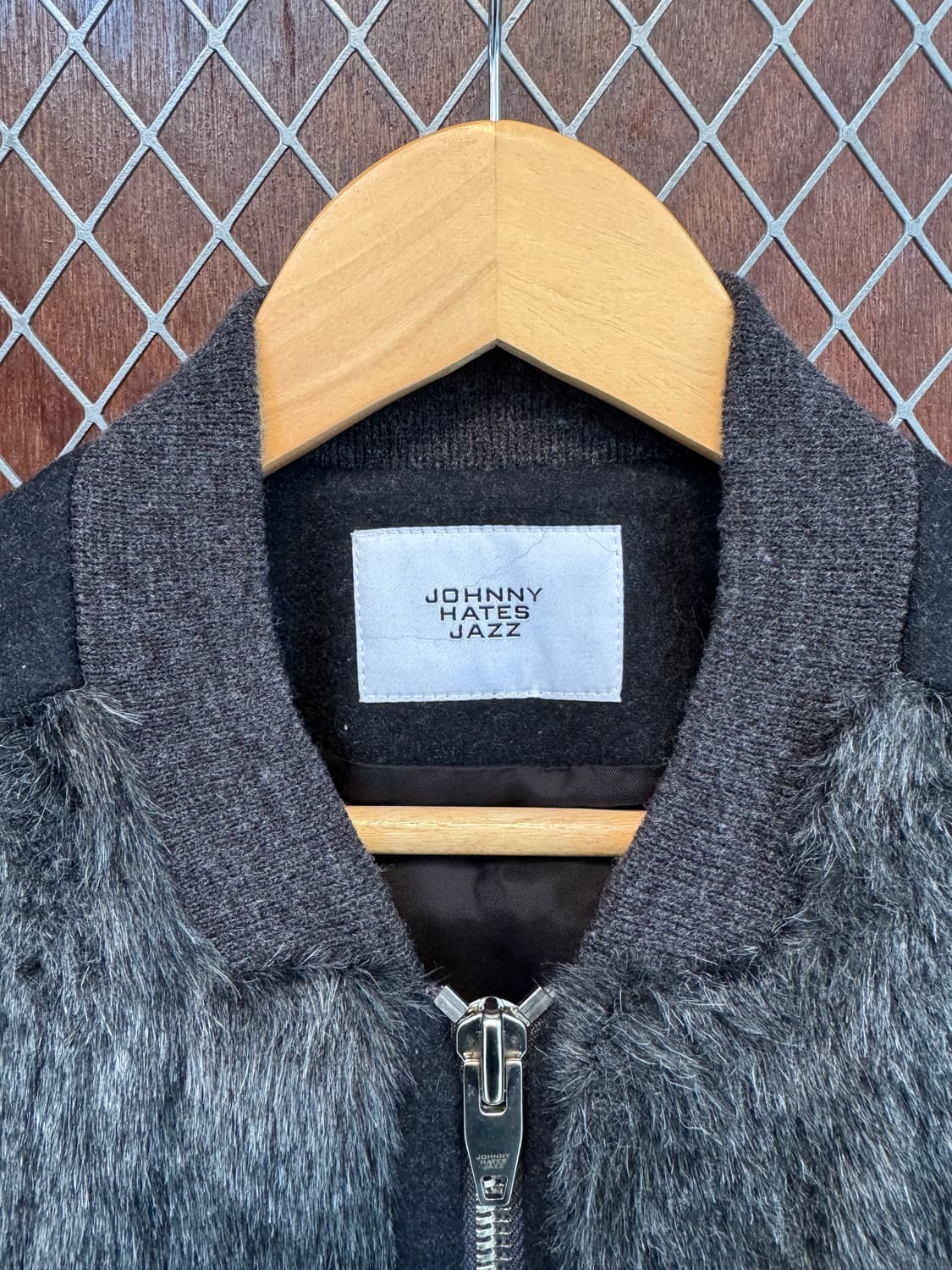 Johnny hates Jazz 쟈니헤잇재즈 퍼 트리밍 모직 집업 베스트 상품이미지2