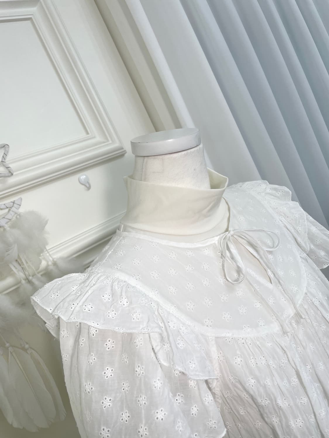 white turtle-neck cool top&white bow poi 상품이미지6