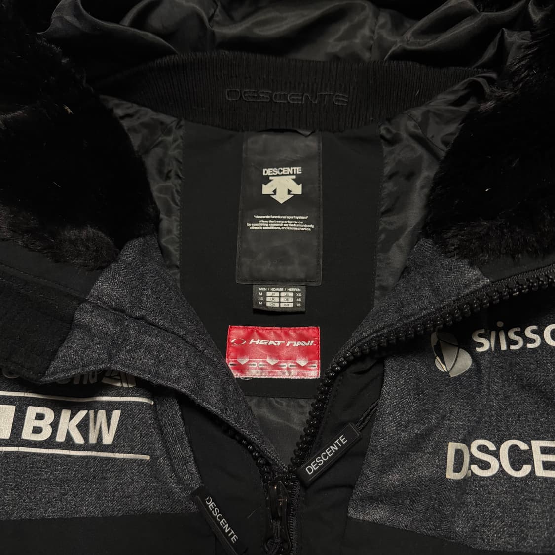 데상트 아우디 패딩 파카 상품이미지4