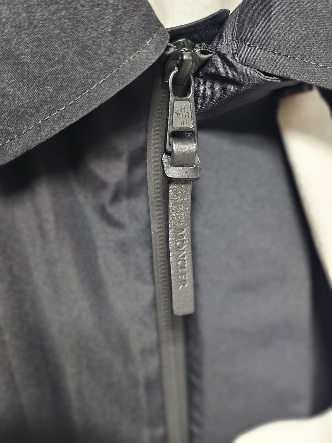 몽클레어 몽지오이아 고어텍스 코트 상품이미지4