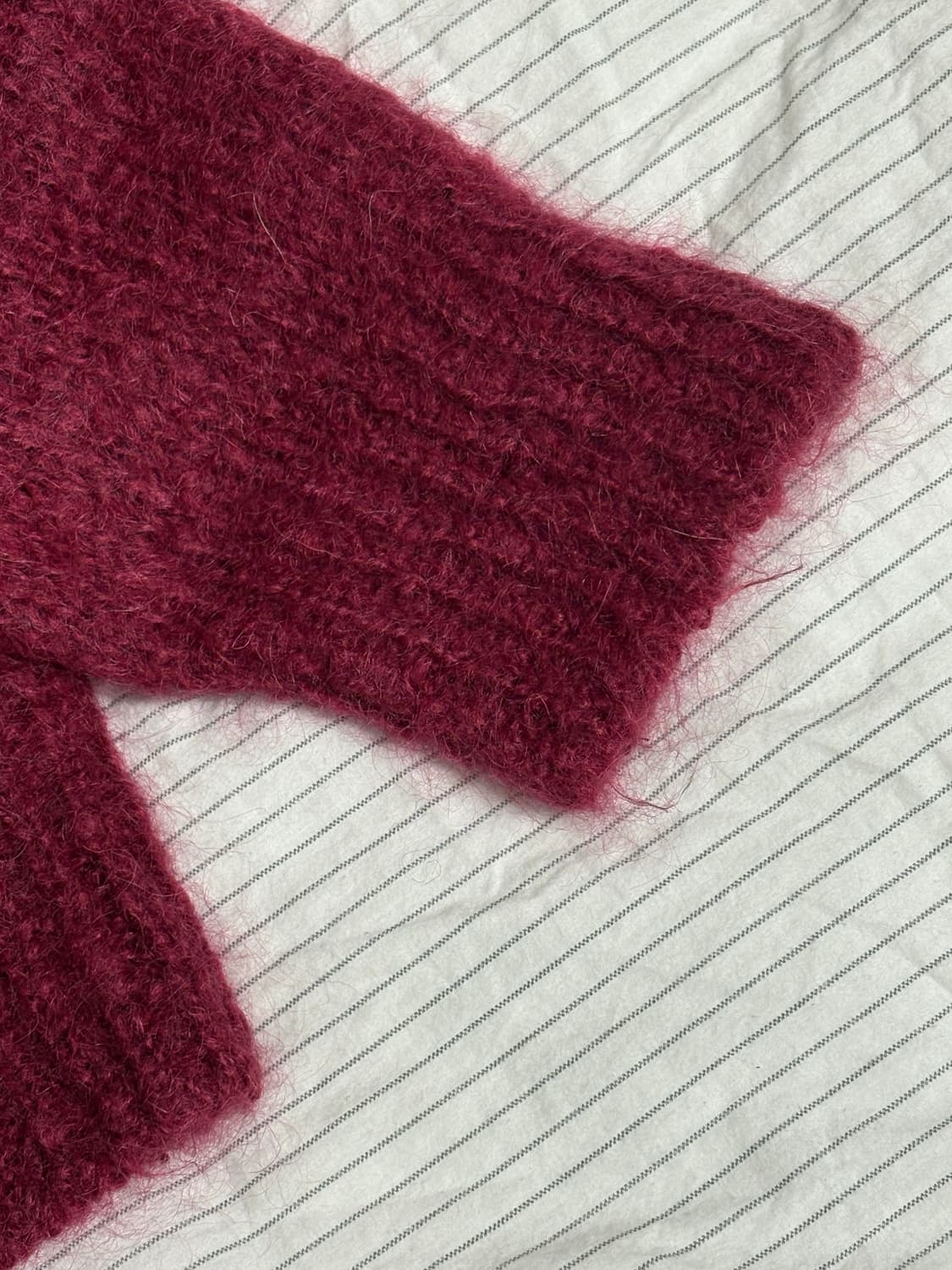 아모멘토 뉴그랜마가디건 NEW GRANDMA CARDIGAN 와인 상품이미지5