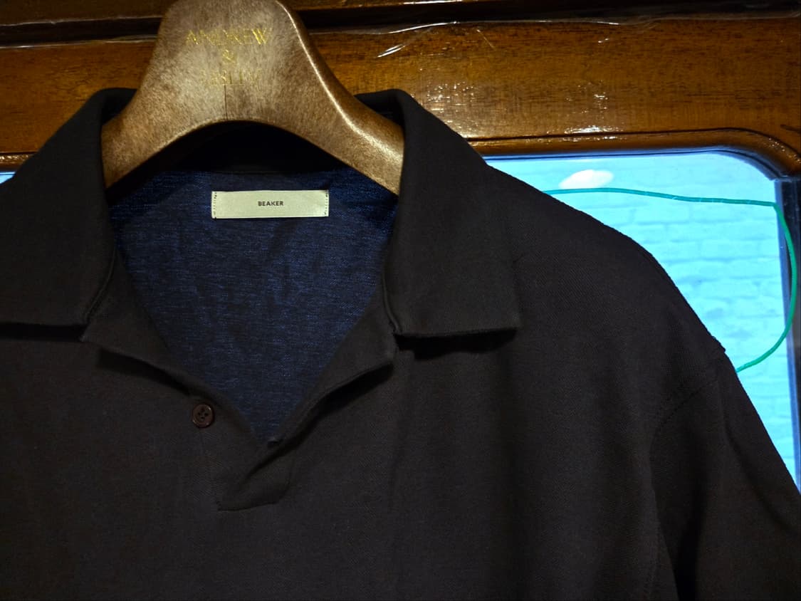 비이커 오픈칼라넥 티셔츠 상품이미지2