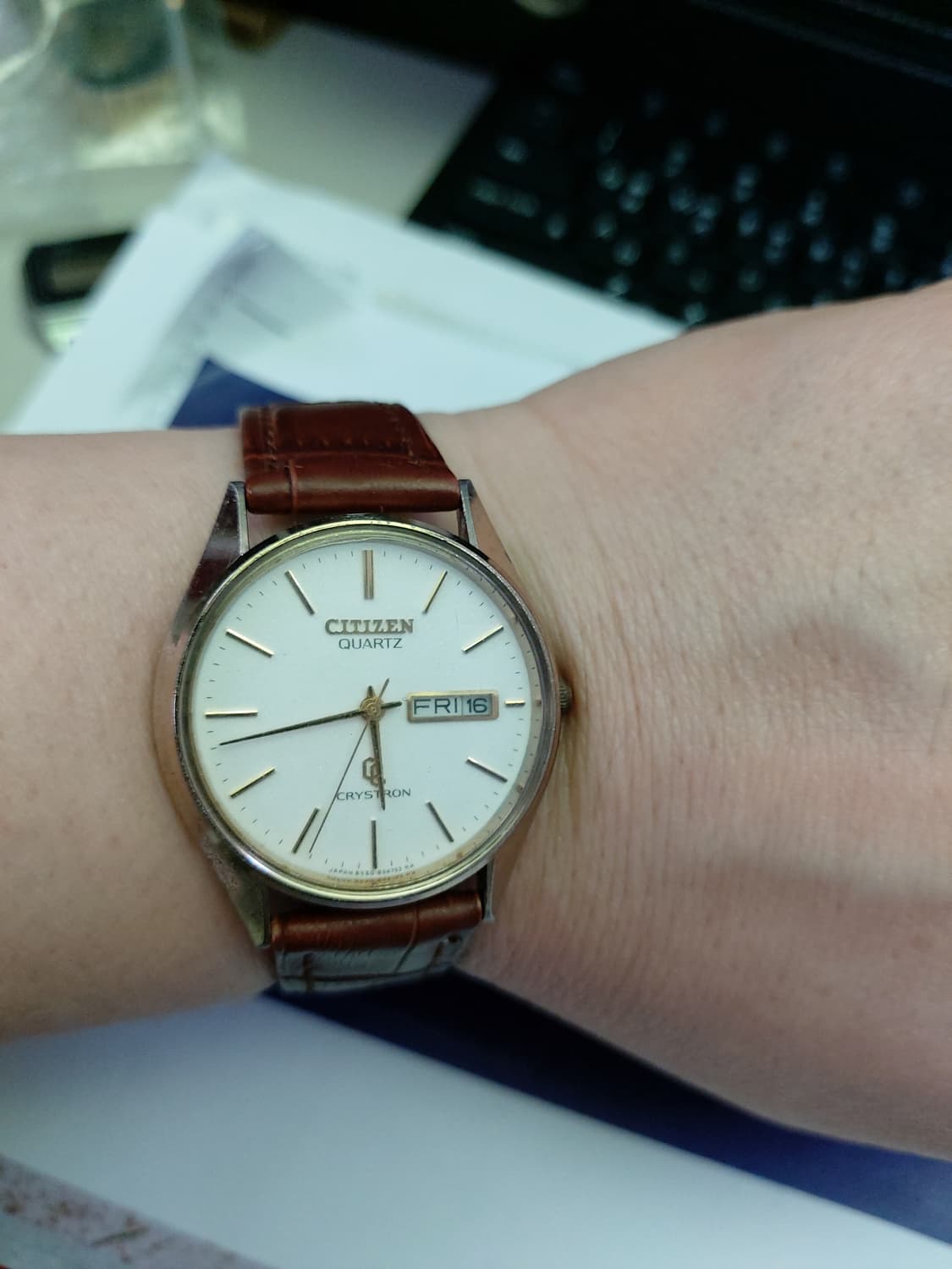 시티즌 크라이스트론 쿼츠 가죽 시계 상품이미지5