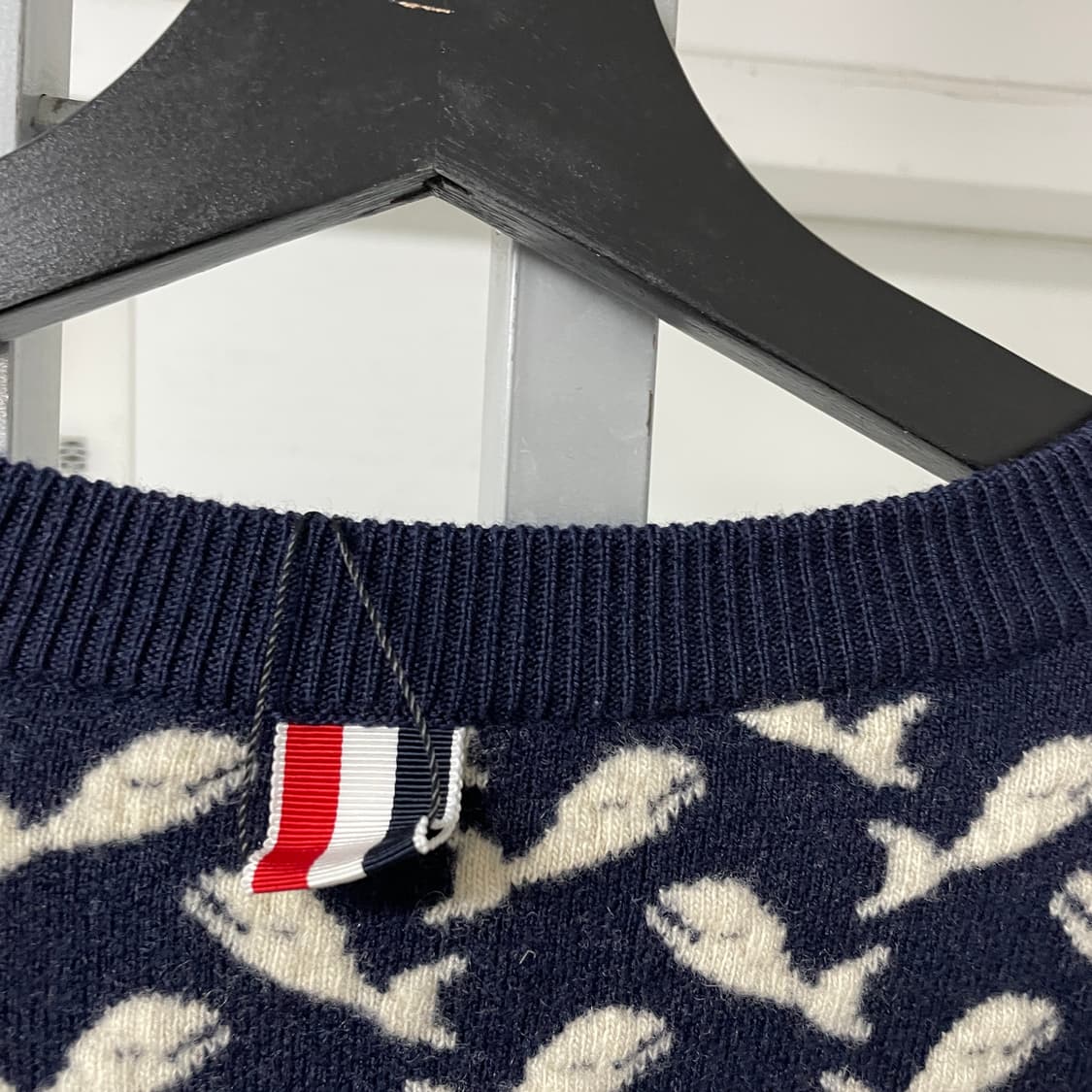 톰브라운 고래 사선 완장 니트 2 상품이미지10