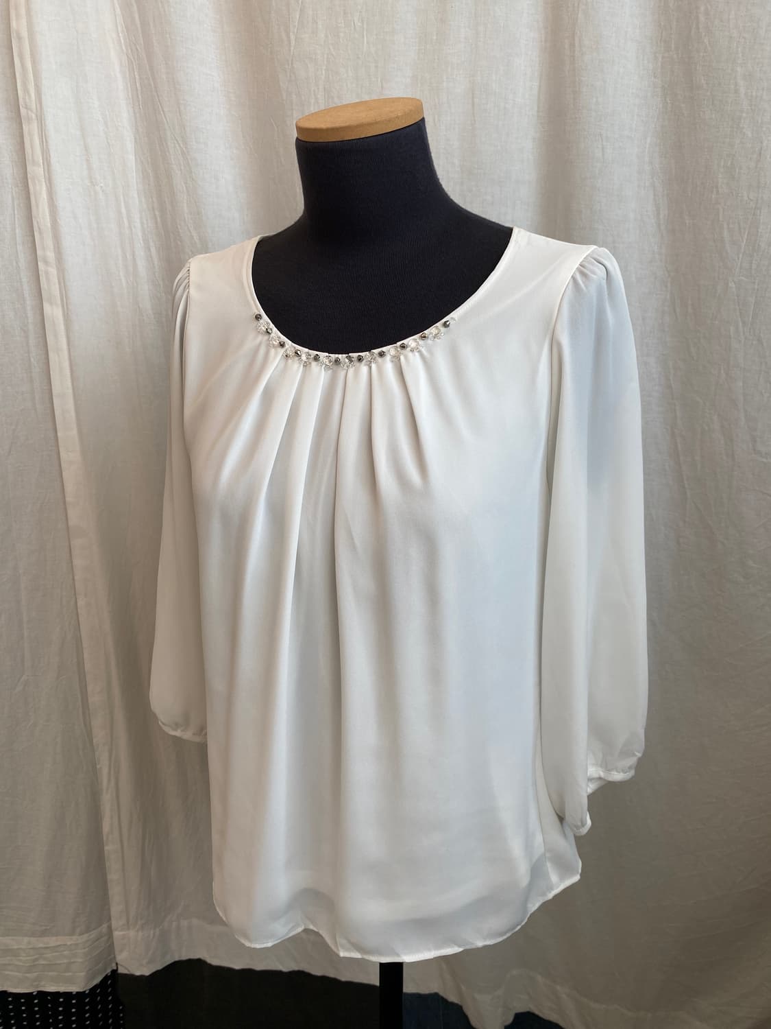 화이트 큐빅 블라우스(M) 상품이미지2