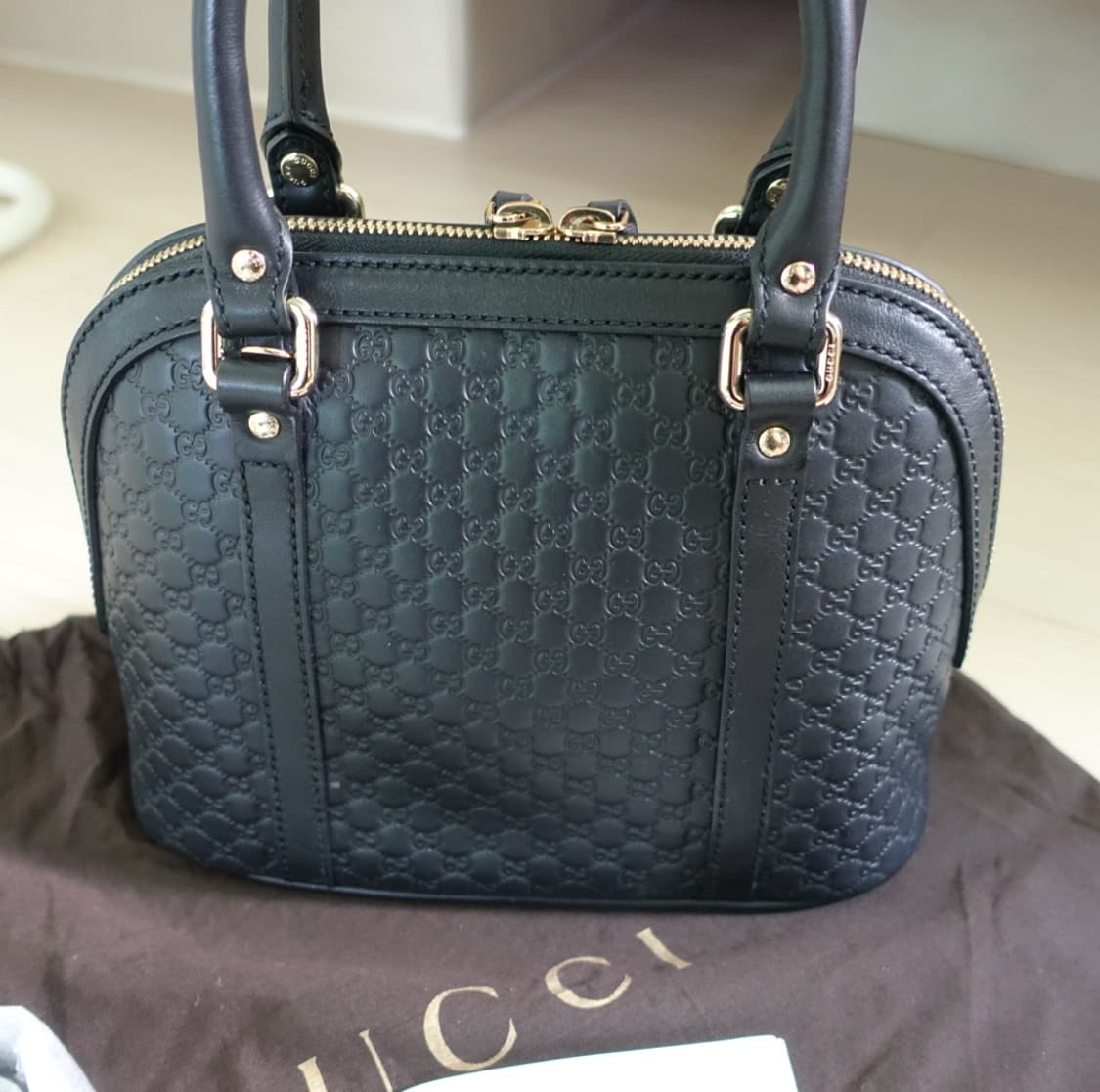 구찌 마이크로시마 미니돔 블랙 토트백 상품이미지7