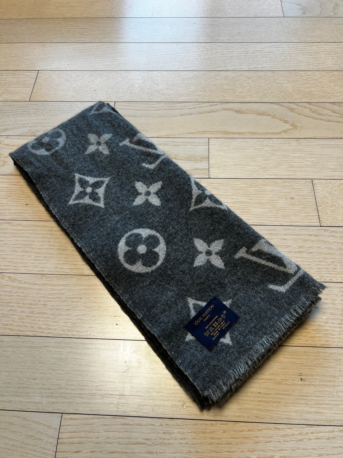 루이비통 모노그램 Dawn to Dusk 머플러 상품이미지3