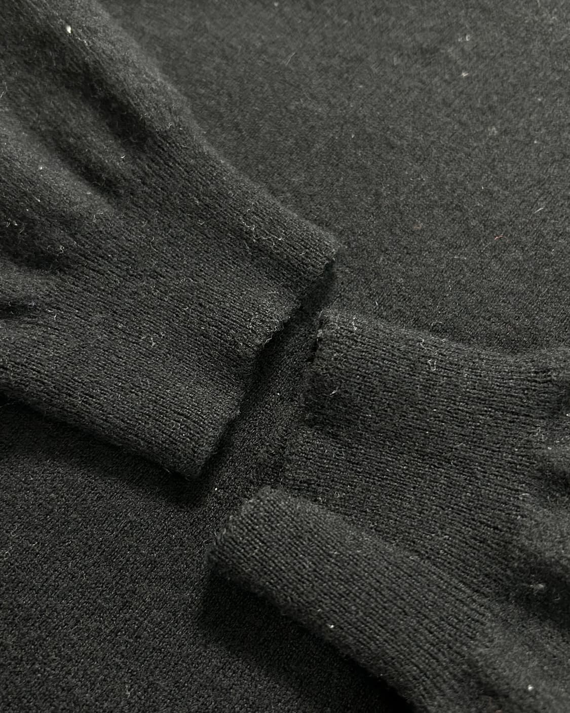 폴로 랄프로렌 퍼플 포니 블랙 브이넥 니트 상품이미지5