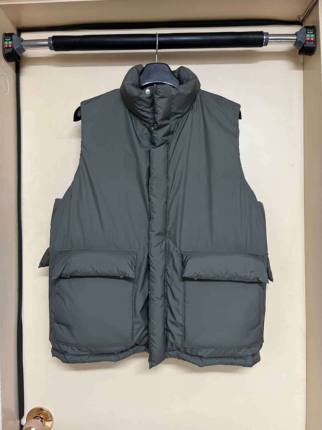 [3] 브라운야드 트래블 구스다운 베스트 올리브그레이 brownyard 상품이미지2