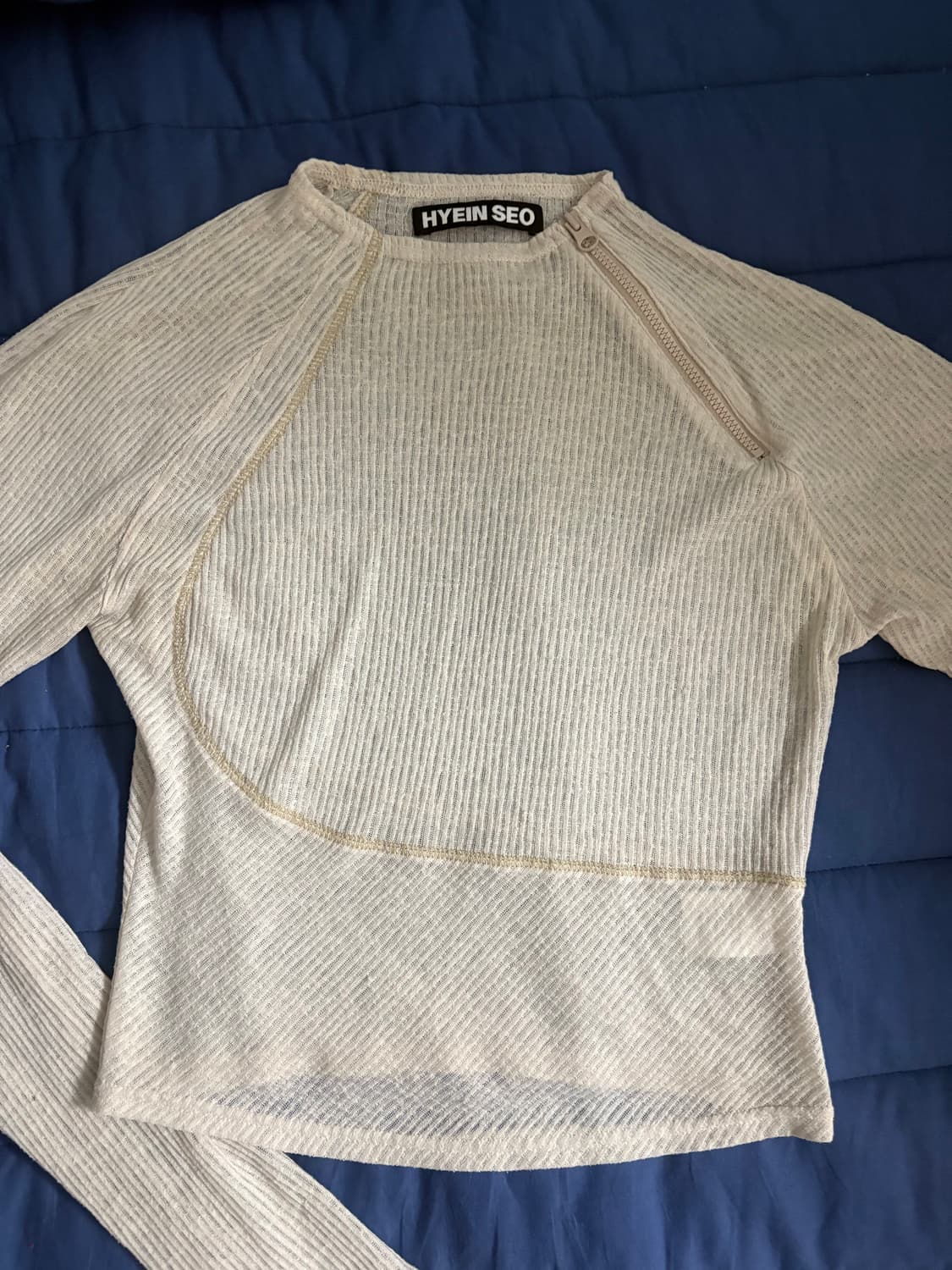 Hyeinseo helix long sleeve 상품이미지1